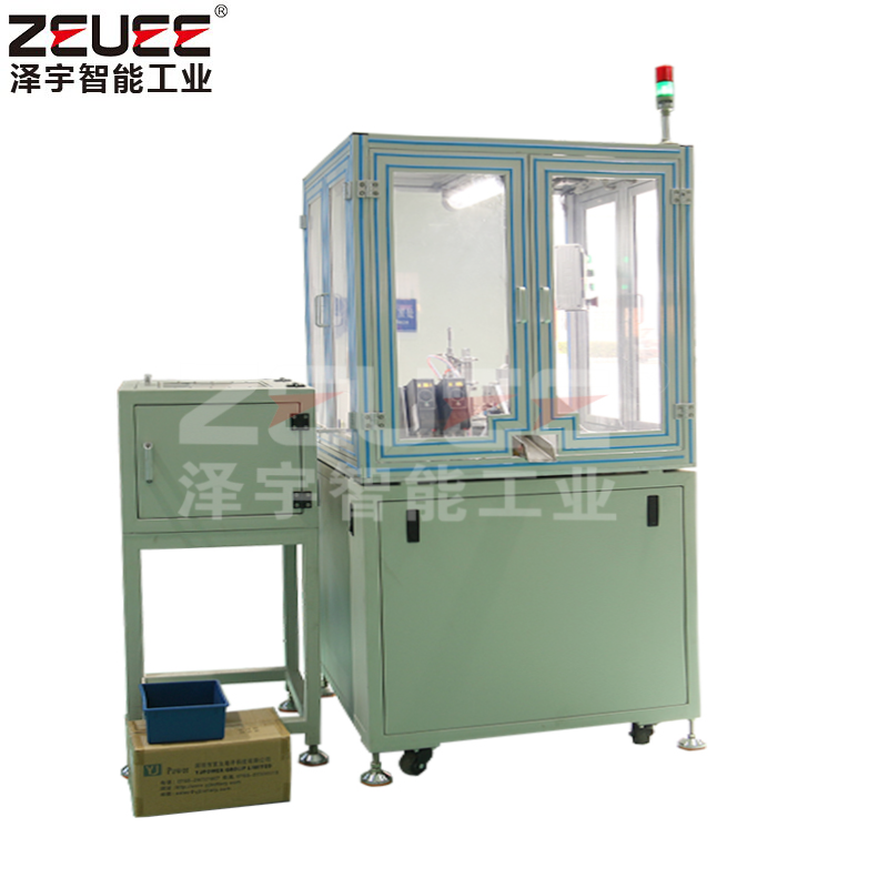 Plastic electric products automatic inserting equipment